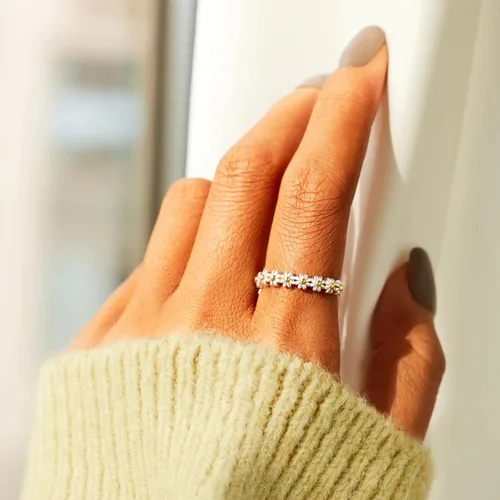 Vista 3 de FUNYCHEN Anillo de plata de ley para mujer, con texto en inglés "I Think About You Every Daisy", anillo de flores delicadas 925, lindo anillo