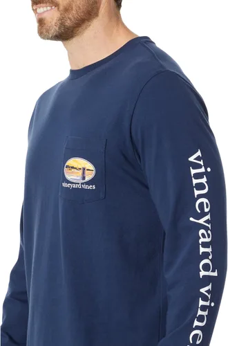 Vista 3 de Vineyard Vines Men's Sunset Pier Bernese Mountain Dog Long-Sleeve Pocket Tee