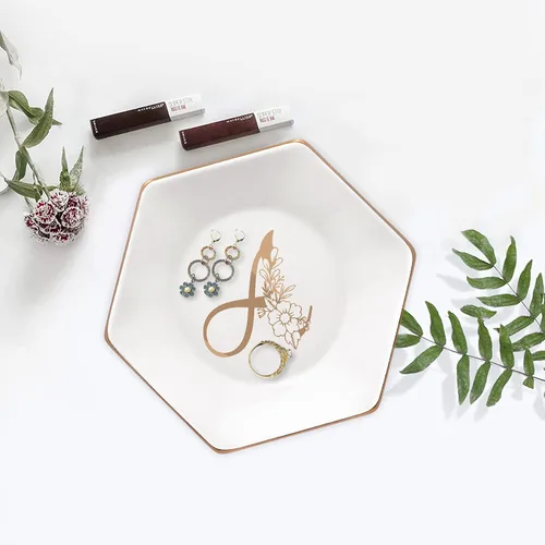 Vista 8 de CARAKNOTS Bandeja de joyería con inicial, plato para anillos, regalos de graduación, soporte para anillos con monograma para profesores, bandeja