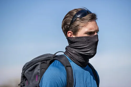 Vista 4 de BUFF Adult CoolNet UV Neck Gaiter, Headband & Winter Neck Warmer, Ski Mask & Face Shield, Balaclava, Black & Blue, One