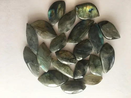 Vista 8 de JIC Gem Healing Crystals India Labradorite Irregular Shape Stones, Piedra, 20 piezas