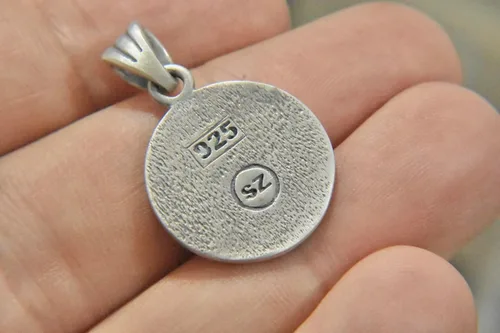 Vista 3 de Colgante de caballeros templarios de plata de ley 925 con sello de los caballeros masónico, joyería hecha a mano