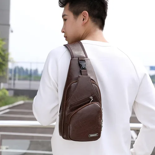 Vista 3 de Bolso bandolera de cuero para hombre, bolso lateral cruzado para hombre, mochila de hombro con agujero para auriculares