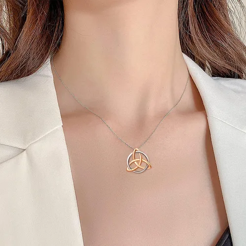 Vista 4 de TANGPOET Collar con nudo celta plata de ley triquetra Mealguet colgante de buena suerte joyería irlandesa regalos para hombres mujeres
