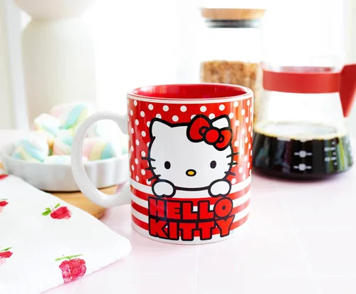Vista 3 de Silver Buffalo Sanrio Hello Kitty - Taza de cerámica, diseño de lunares Hello Kitty lunares rojos y blancos