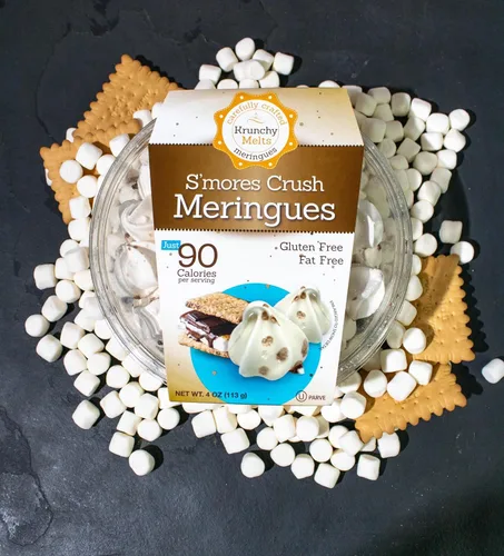 Vista 3 de Krunchy Melts Galletas originales de merengue Sabor S'mores Solo 90 calorías por porción Sin grasa, sin gluten, sin lácteos (4 onzas)