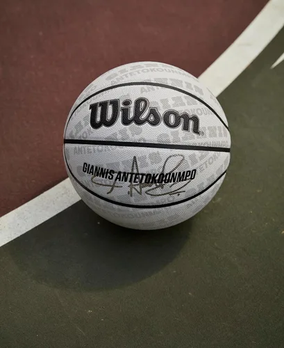 Vista 4 de WILSON NBA Player Icon UV Baloncesto – Giannis Antetokounmpo, tamaño 7-29.5 pulgadas