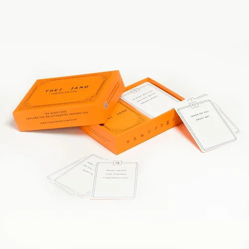 Vista 7 de Edición de THE AND Friends - Iniciadores de conversación para amigos para generar historias y profundizar amistades - Juego de cartas para conocerse