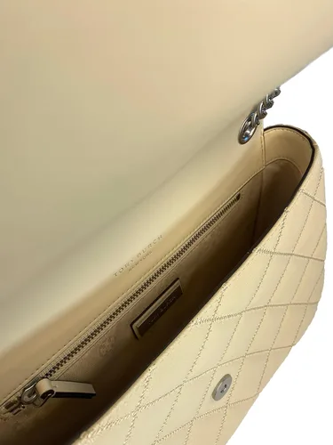 Vista 4 de Tory Burch Willa - Bolso de hombro convertible de piel acolchada, talla única, color crema