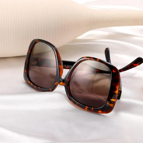 Vista 2 de MORESHINE Gafas de sol polarizadas cuadradas de gran tamaño de moda, lentes de sol retro para mujer, protección UV400