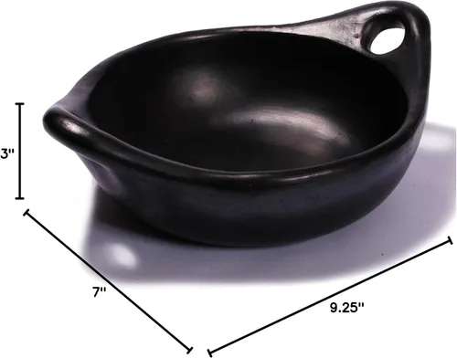 Vista 4 de Ancient Cookware, Plato redondo de arcilla Chamba con asas, pequeño, 16 onzas
