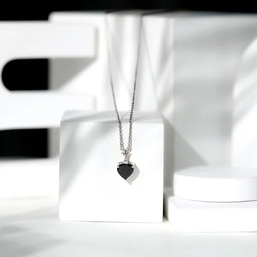 Vista 3 de Natural 2 Ct Black Onyx Heart Necklace with Chain, AAA Quality Negro