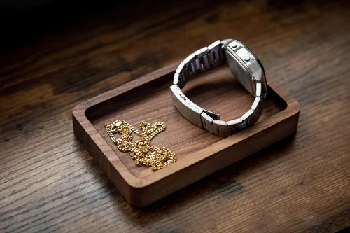Vista 5 de MUUJEE Plato de madera para anillos – Ideas de regalo de boda de 5 años, bandeja para monedas o accesorios, regalo del día del padre para papá