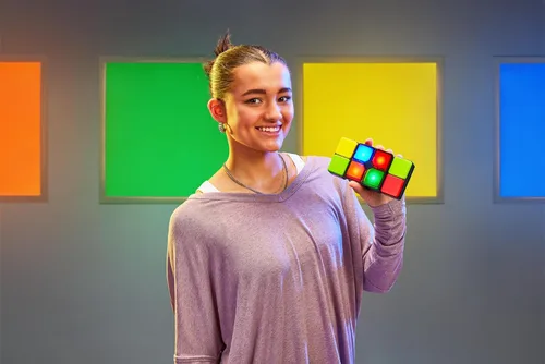 Vista 3 de Flipslide Juego – Juego electrónico de mano Adictivo juego de rompecabezas multijugador de habilidad Gira, desliza y combina