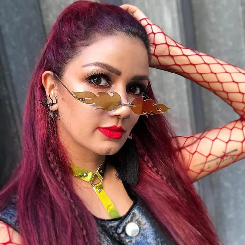 Vista 5 de NIDOVIX Lentes de sol de llama de fuego para mujeres y hombres, retro sin montura para fiesta de Halloween, gafas de sol rojas divertidas