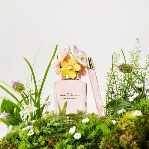 Vista 5 de Marc Jacobs Daisy Eau So Fresh Eau de Toilette – Fresh Floral Women's Perfume – With Notes of Raspberry, Wild Rose, Grapefruit & Soft Musks
