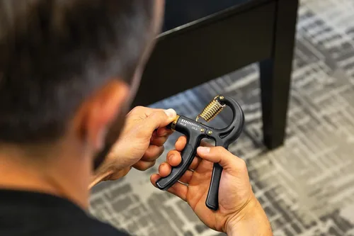 Vista 5 de SKLZ Entrenador de fuerza de agarre ajustable para manos, muñecas y antebrazos