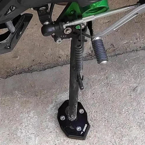 Vista 4 de Moto Kickstand - Extensión de pie lateral para Kawasaki Z900SE Z900 Z650RS Z 900SE 900 650RS Soporte Ampliar Placa de soporte (Color A: Negro)