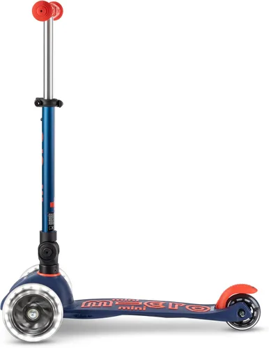 Vista 8 de Micro Kickboard - Mini Deluxe Scooter LED Plegable, 3 Ruedas, Inclinarse para Dirigir, Scooter Micro de Diseño Suizo con Ruedas LED que se Iluminan