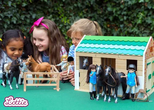 Vista 7 de Conjunto de ropa para muñecas de Lottie Saddle Up El mejor regalo divertido para empoderar a niños a partir de 3 años