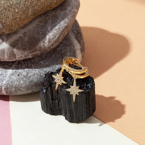 Vista 3 de PAVOI Aretes colgantes de plata de ley S925 chapados en oro de 14 quilates para mujer, adorno religioso cruz, mal de ojo, trébol, celta, aretes