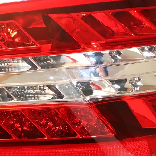 Vista 5 de Conjunto de luces traseras para Mercedes-Benz Clase E Sedan de 4 puertas E550 E63 AMG 2010-2013, lámpara LED, lente roja, repuesto del lado