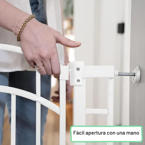Vista 6 de Ingenuity Puerta decorativa extra alta para bebé y puerta para perro, 28.5-48 pulgadas de ancho, 36 pulgadas de alto, montaje de hardware o a Blanco