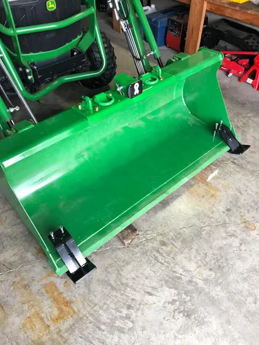 Vista 5 de Protector de cubo de tractor, 2 protectores de borde de esquí, protector antideslizante para césped y peluquería de césped, protector de borde