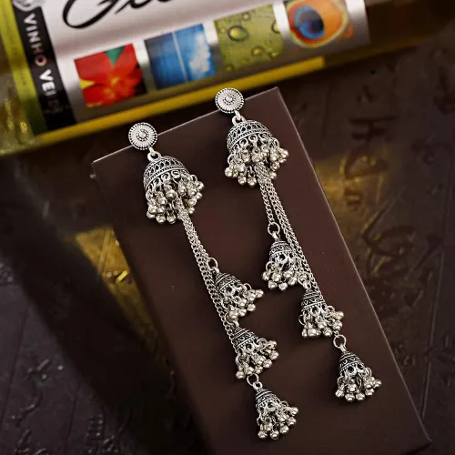 Vista 5 de Aretes bohemios vintage con borlas Jhumka Jhumki para mujeres y niñas, joyería oxidada india, aretes largos de campana, aretes tradicionales étnicos
