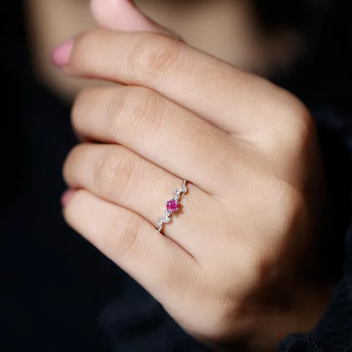 Vista 4 de Anillo de promesa con solitario de rubí mínimo, anillo inspirado en hojas para mujer (0.118 in, calidad AAA, joyería de piedra natal de julio)