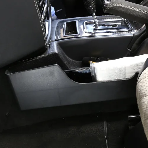 Vista 9 de TOYCIDFG Caja de almacenamiento colgante para consola de cambio de marchas, bandeja organizadora lateral compatible con Mercedes Benz Clase G