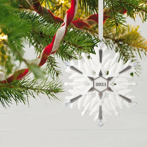 Vista 6 de Hallmark Keepsake Adorno de Navidad, año 2021, 2021 copo de nieve, porcelana