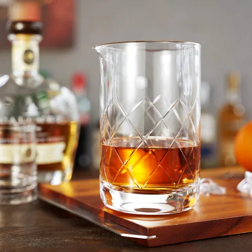 Vista 6 de Viski Vaso mezclador de cóctel de 17 onzas con diseño de base gruesa para bartending - Barware Essentials