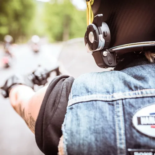 Vista 4 de Sena 20S EVO Sistema de Comunicación de Auriculares Bluetooth para Motocicleta con Altavoces HD, Juego Doble