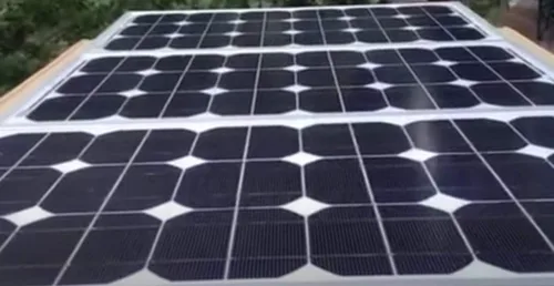 Vista 2 de Tektrum Kit de cargador de batería de panel solar universal de 90 vatios 90 W 36 V para carrito de golf, carga mientras conduces, ahorra factura