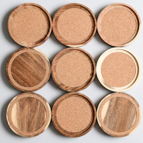 Vista 4 de Portavasos de madera de acacia para bebidas, 4.13 pulgadas, juego de 6, absorbentes y aislantes, apilables de corcho, posavasos rústicos para mesa