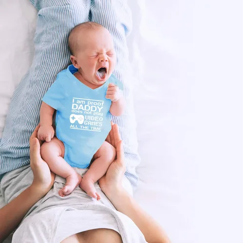 Vista 28 de CBTwear Proof Daddy Does Not Play Video Games All the Time – Ropa de bebé – Divertido body para recién nacido para niños y niñas