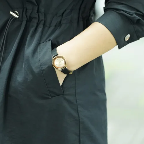 Vista 8 de Reloj de mujer con diamantes para muñeca pequeña, correa de cuero con lente de cristal para mujer, resistente al agua