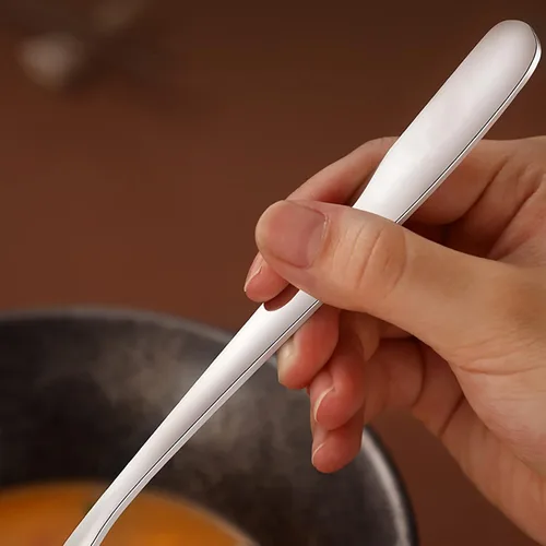 Vista 6 de 6 cucharones de sopa profundos con mango largo (6.9 pulgadas), cuchara de servir de acero inoxidable 18/10, cuchara grande de ramen, cuchara de sopa