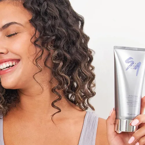 Vista 6 de MONAT STUDIO ONE™ Crema de secado al aire, suave, crema para peinar el cabello para sujeción táctil y protección contra la humedad. Control
