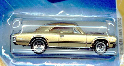 Vista 2 de Hot Wheels 2010-044/240 Nuevos modelos 44/44 '67 Chevelle SS 396 Escala 1:64