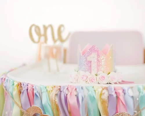 Vista 3 de PapaKit Juego de decoración prémium para silla alta para el primer cumpleaños para niñas, guirnalda de cinta de arco iris pastel, corona, una