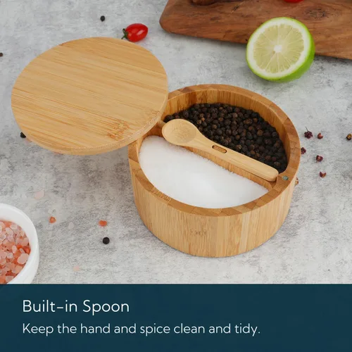 Vista 3 de KITCHENDAO Caja de bambú para sal y pimienta, recipiente dividido, cuchara de servir integrada para evitar el polvo, tapa giratoria para mantenerse