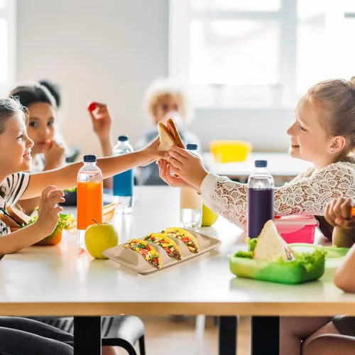Vista 5 de 50 soportes desechables para tacos para fiestas, 3 compartimentos, soporte de bandeja de tacos de papel, platos desechables para tacos
