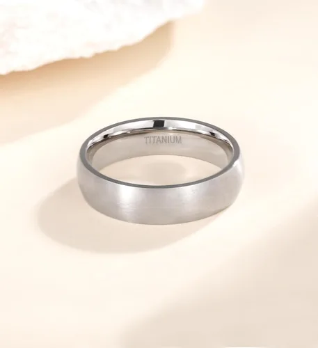 Vista 2 de TIGRADE - Anillo de titanio cepillado de 4, 6, y 8 milímetros, alianza de boda de cúpula cepillada, ajuste cómodo, talla 4-14.5