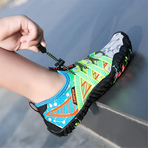 Vista 6 de UBFEN Zapatos de agua para niños y niñas, calcetines acuáticos descalzos, playa, deportes, natación, piscina, secado rápido, ligeros, niños pequeños