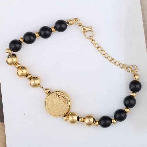Vista 4 de Pulsera de acero inoxidable chapado en oro con medalla cruzada de protección de San Benito, N A