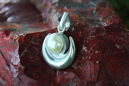 Vista 4 de Medallón con colgante de perla de media luna de plata 925 para mujeres y hombres