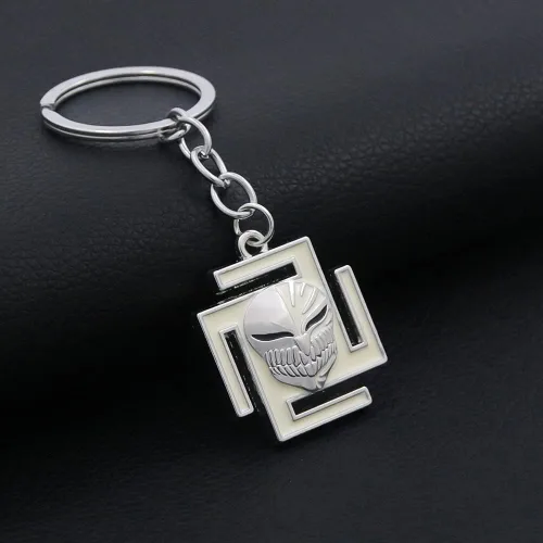 Vista 4 de FunBoat Ichigo Kurosaki - Llavero de máscara hueca - Llavero de insignia de la parca del alma - Regalo de Navidad para niños, niñas, adolescentes