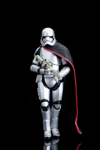 Vista 3 de Star Wars: El Despertar de la Fuerza color negro de 6 pulgadas, capitán Phasma